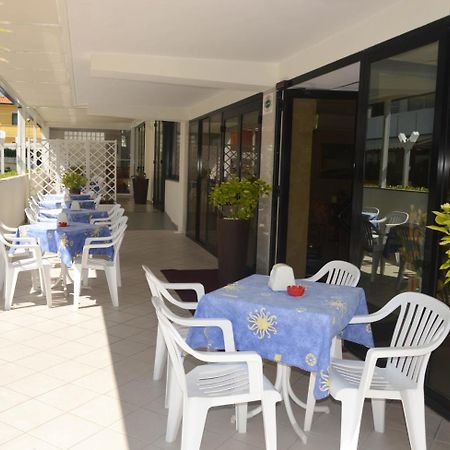 Hotel Karin Marebello Kültér fotó