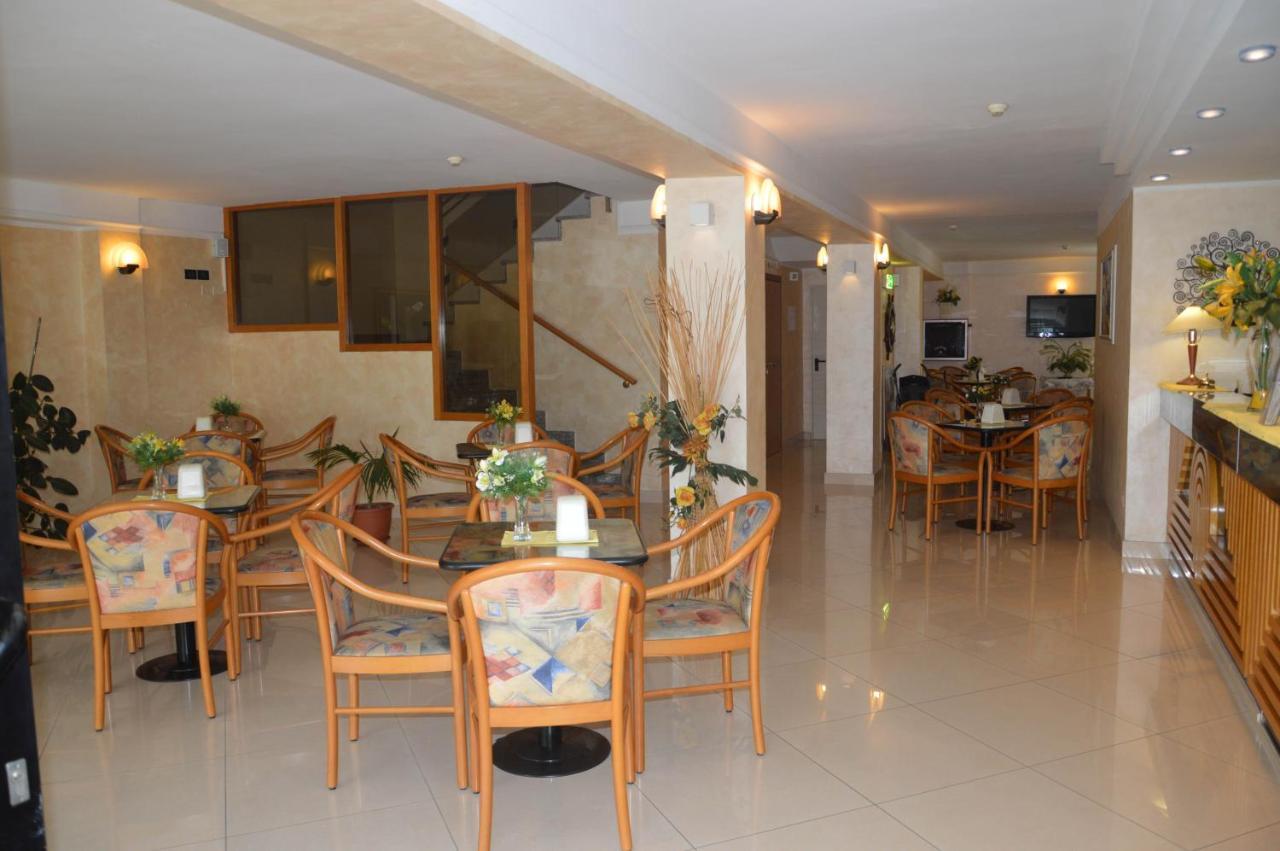 Hotel Karin Marebello Kültér fotó