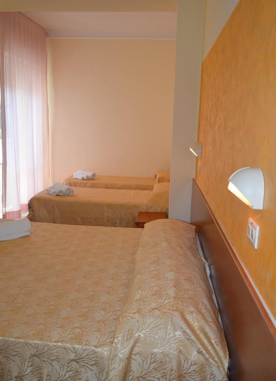 Hotel Karin Marebello Kültér fotó