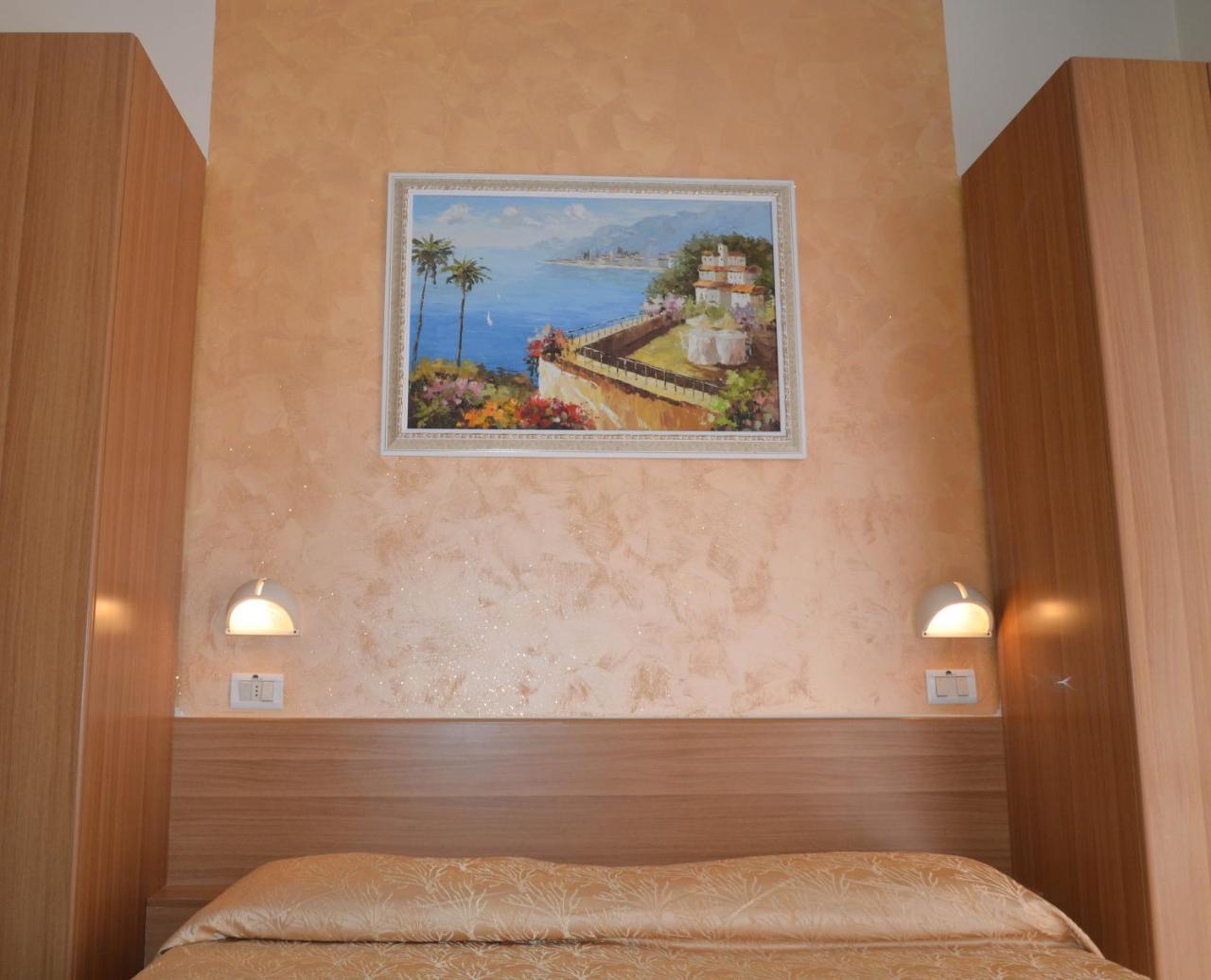 Hotel Karin Marebello Kültér fotó