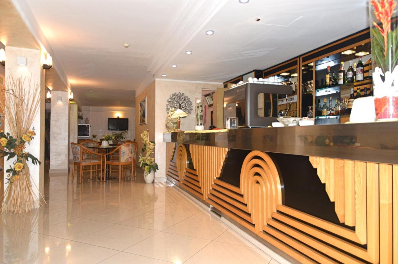 Hotel Karin Marebello Kültér fotó