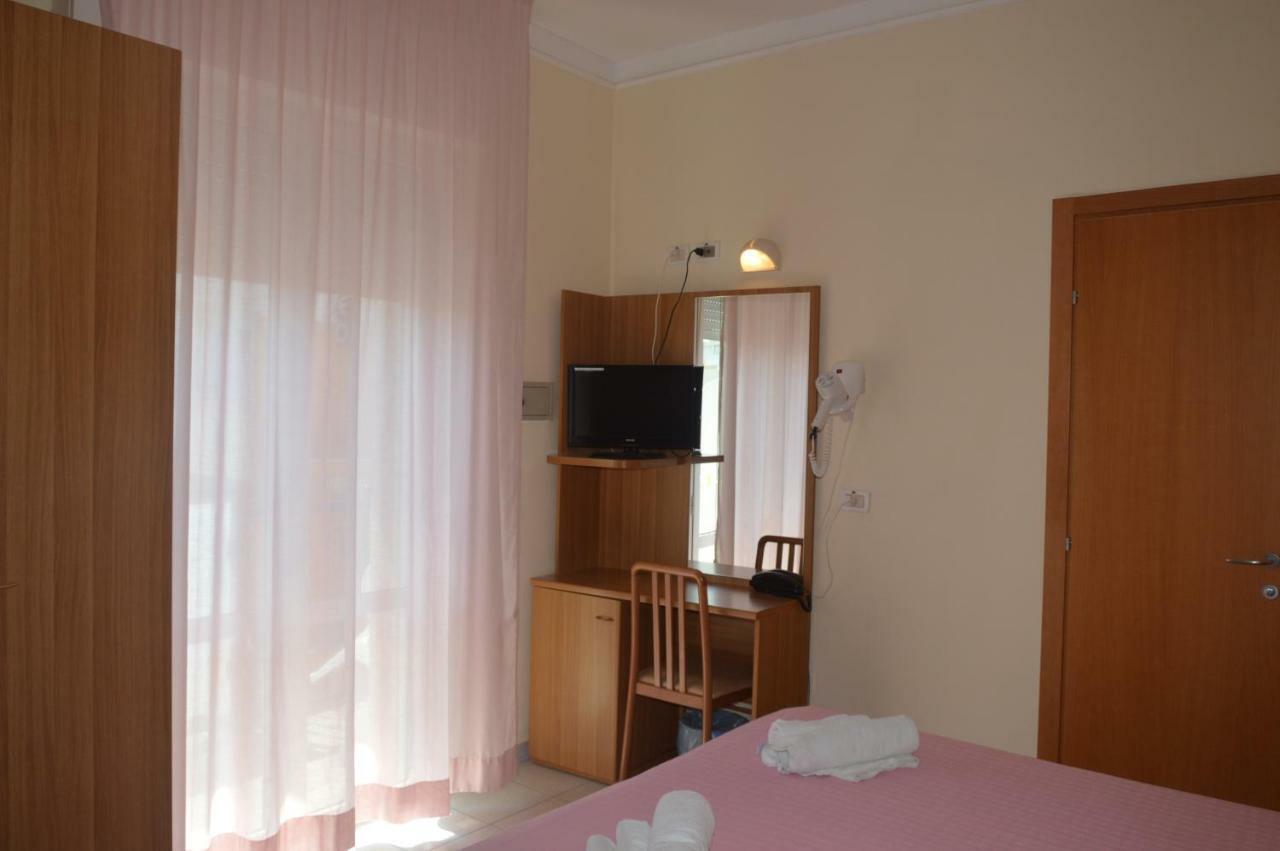 Hotel Karin Marebello Kültér fotó